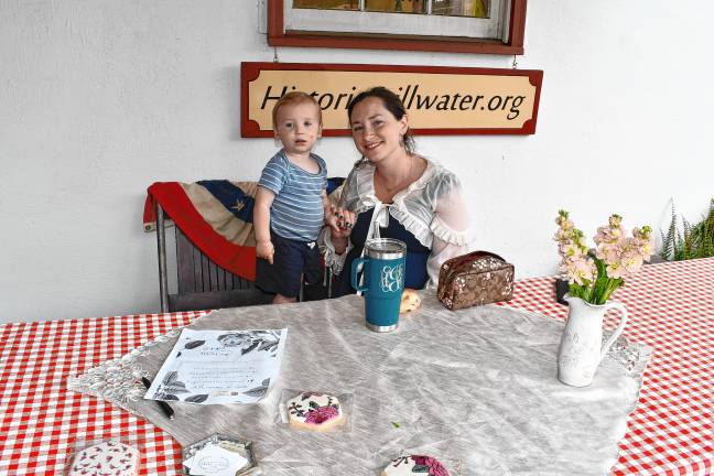 Township celebrates bicentennial Thomas and Hanna Jacobsen. (Photo by Maria Kovic)