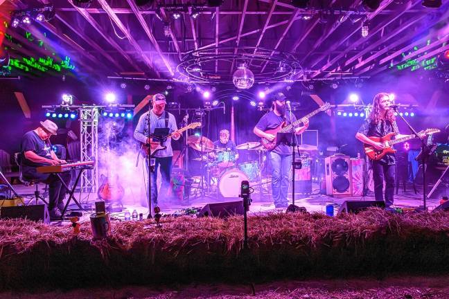 Live music: Soundtrack for end of summer <b>Diamond Eye Jack, a top-notch Dead cover band, performs Saturday night at Milk Street Distillery in Branchville. (Photo by Brian Waksmunski/Hockey Shots Plus)</b>