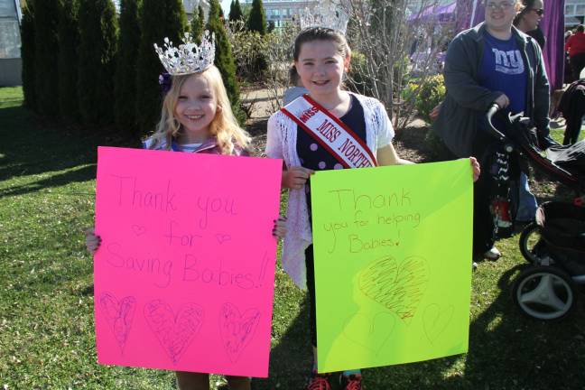 Danielle Penny, Heart of America, of Newton and Mackenzie Genung, Miss Northern New Jersey Princess, of Newton.