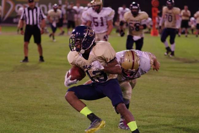 Sussex Stags stomp the Plattsburgh NorthStars Sussex Stags wide receiver Mannie Stewart with the ball.