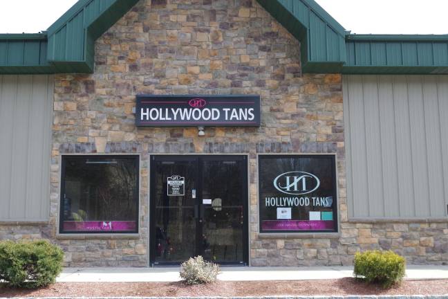 Where in responses People who identified themselves as Joann Huff, Pam Perler, Rita LaBarck and Bobby Giarrusso knew last week's photo was of Hollywood Tans, located in the Level 10 Plaza on Route 94 in Hardyston.