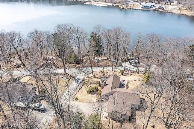 Stunning lake house won’t last at this price