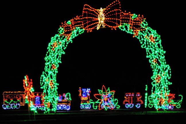 Skylands Stadium to hold dazzling Christmas Lights Show Christmas Arch