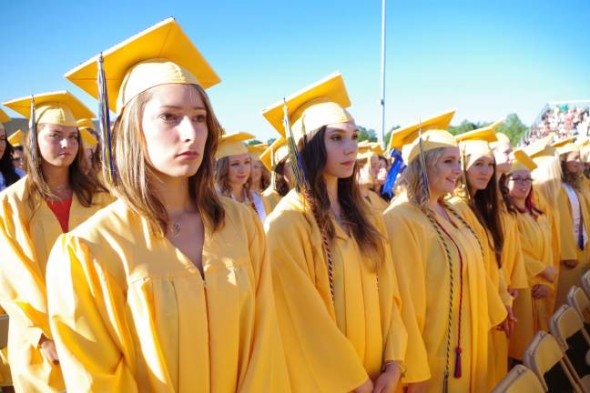 Female graduates lined up.