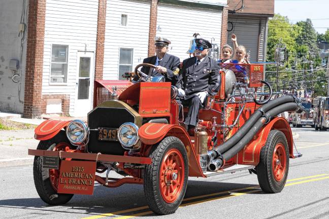 Photos: Memorial Day Parade in Franklin An antique firetruck in the parade.