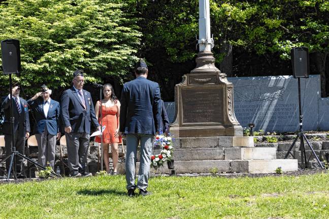 Photos: Memorial Day Parade in Franklin A wreath is placed during the ceremony.