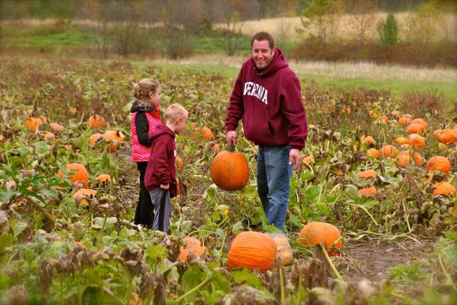 Pumpkin season opens at Heaven Hill Farm