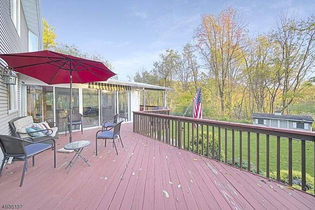 Custom colonial has all the amenities Custom colonial has all the amenities
