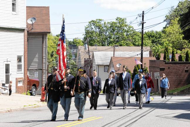 Photos: Memorial Day Parade in Franklin War re-enactors are followed by veterans.