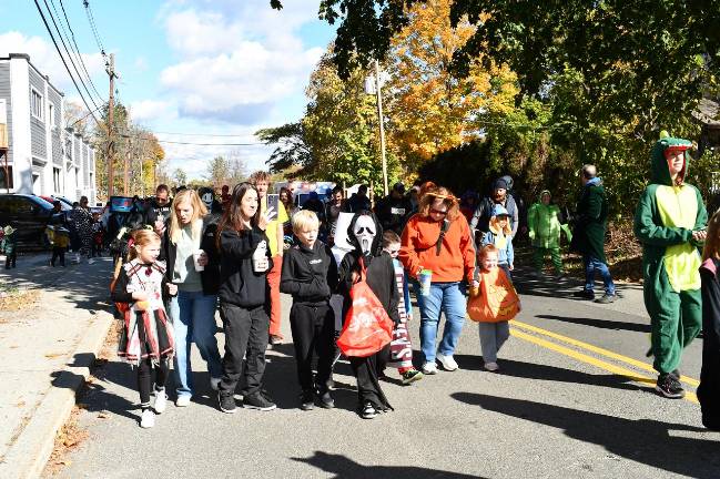 Franklin. Borough hosts Halloween parade Franklin hosted a Halloween Parade on Saturday.
