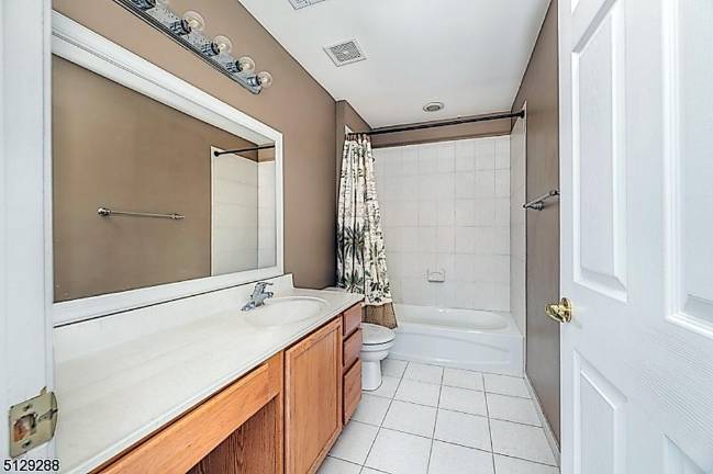 Ridgefield Commons Townhome offers worry-free living Ridgefield Commons Townhome offers worry-free living