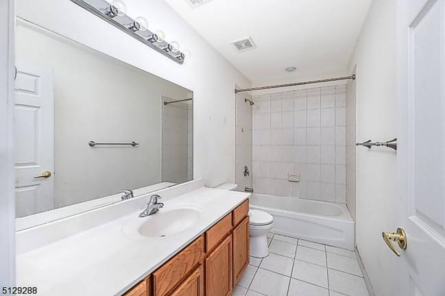 Ridgefield Commons Townhome offers worry-free living Ridgefield Commons Townhome offers worry-free living
