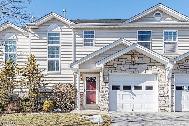 Ridgefield Commons Townhome offers worry-free living Ridgefield Commons Townhome offers worry-free living