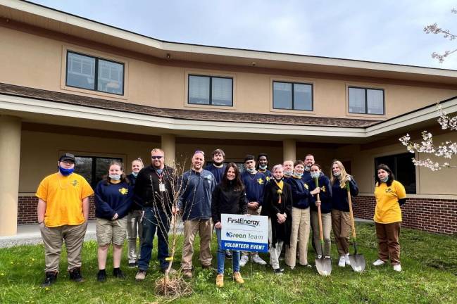 JCP&L donates 25 trees to Project Self-Sufficiency FirstEnergy Corporation donated 25 fruit trees to The Food Project at Project Self-Sufficiency.