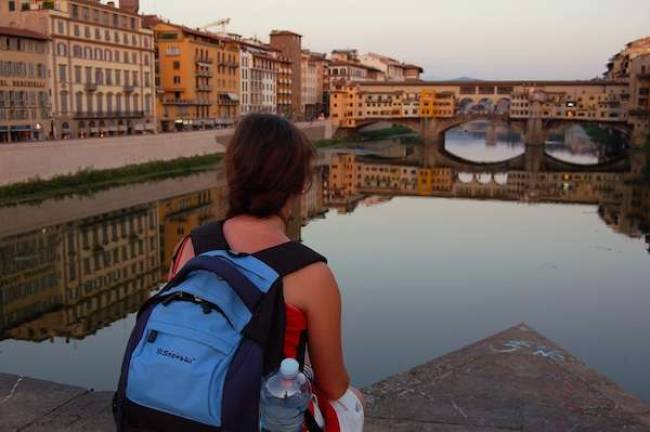 5 safety tips for women traveling alone