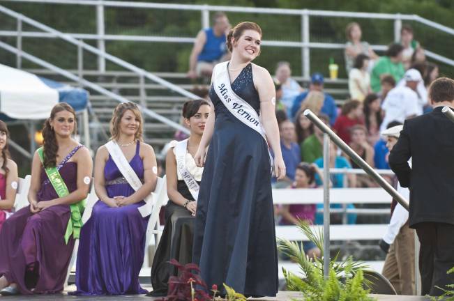 Summertime means County Fair Colleen Carney, Miss Vernon. Photo by Warren Westura