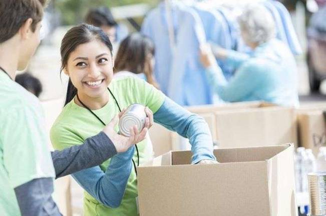 Teens who volunteer are healthier, aim higher in education, study finds Teens who volunteer are healthier, aim higher in education, study finds