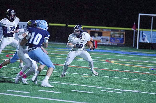 Jefferson running back Michael Gould carries the ball in the first quarter (George Leroy Hunter)