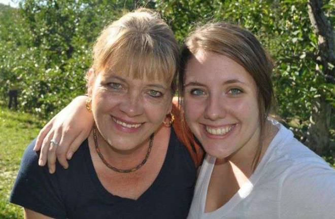 Nancy and Sara Haberzettl of Dingmans Ferry, Pa., apple picking in 2011.