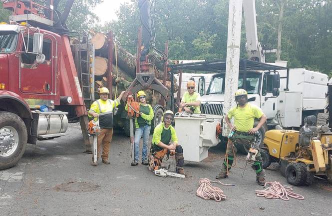 Bob Corey, Katlyn Werne, andr Dan, David, and Zach VanDuzer (Photo courtesy of Blue Ridge Tree Service)