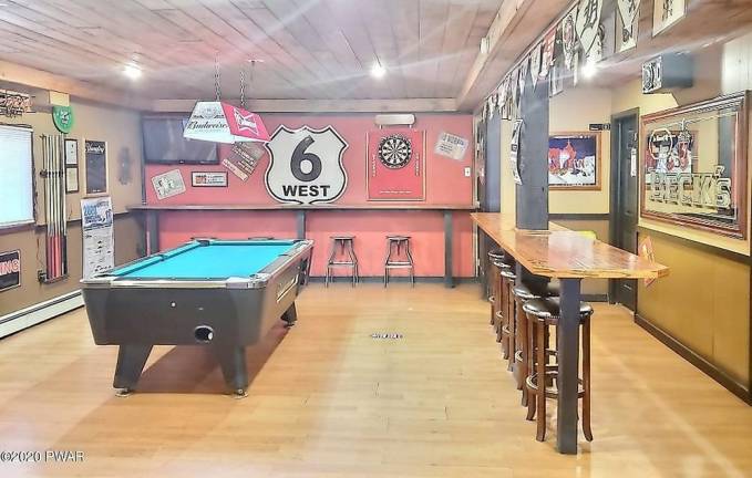 A turnkey commercial opportunity in a great location A turnkey commercial opportunity in a great location