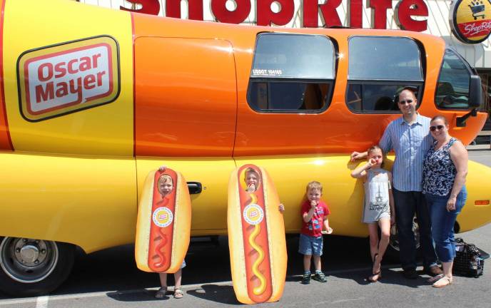 Wienermobile comes to Franklin Wienermobile comes to Franklin