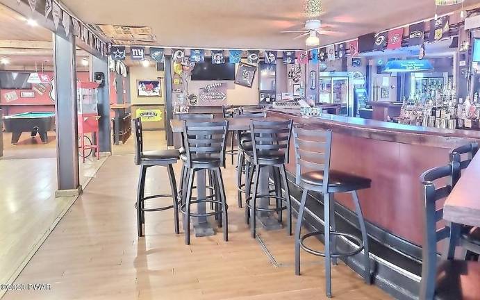 A turnkey commercial opportunity in a great location A turnkey commercial opportunity in a great location