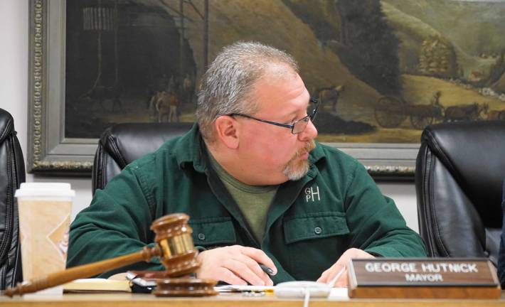 Ogdensburg looks to stop 'engine braking' PHOTOS VERA OLINSKIMayor George Hutnick discusses the new shared services CFO candidate.