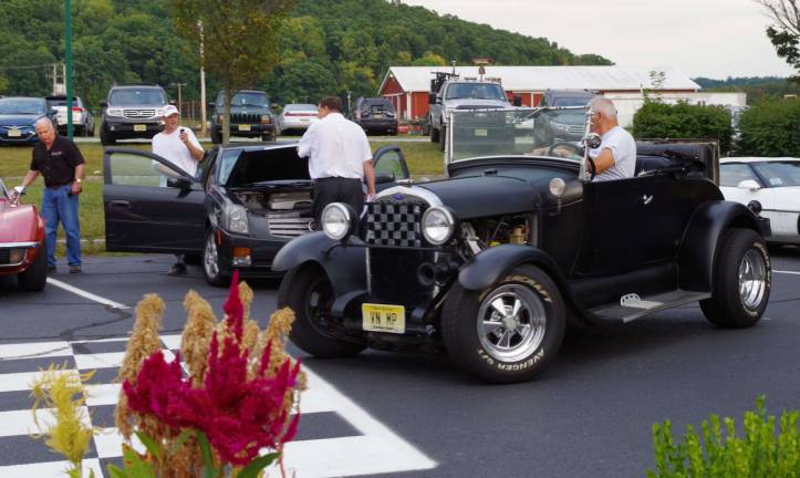 In the early evening vintage hotrods began to arrive at the Chatterbox.
