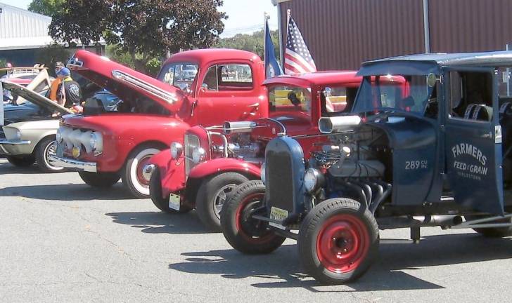 Vintage cars were on display courtesy of the Wanderers Car Club (Photo by Janet Redyke)