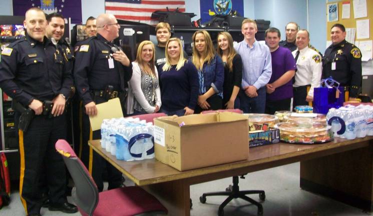 FBLA members work closely with the Sussex County Sheriff&#xfe;&#xc4;&#xf4;s Department at the N.J. State Fair and were recognized by FBLA members in &#xfe;&#xc4;&#xfa;Support Your Local Law Enforcement&#xfe;&#xc4;&#xf9; day.