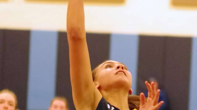 Jefferson edges Sparta in holiday tourney Jefferson edges Sparta in holiday tourney
