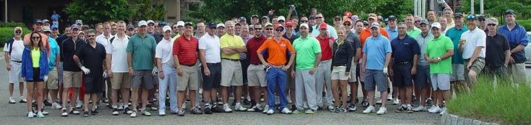 The golfers in the 2015 7th Annual Beer &amp; Brews Golf Tournament