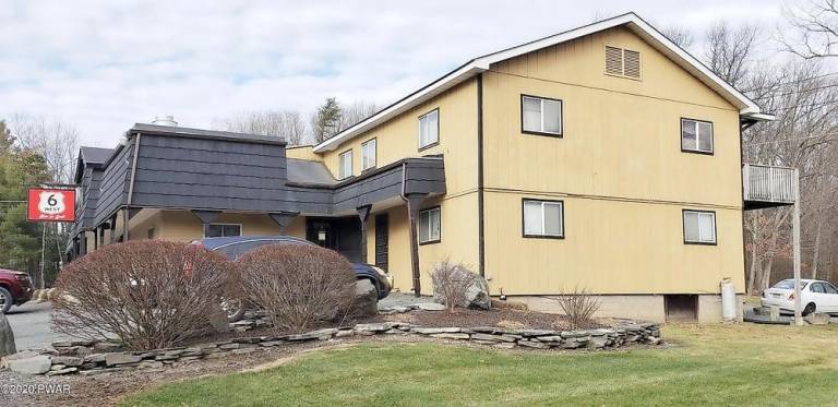 A turnkey commercial opportunity in a great location A turnkey commercial opportunity in a great location