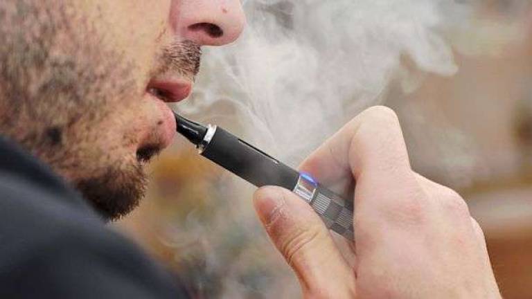 Ecigs help smokers quit — but there's a catch
