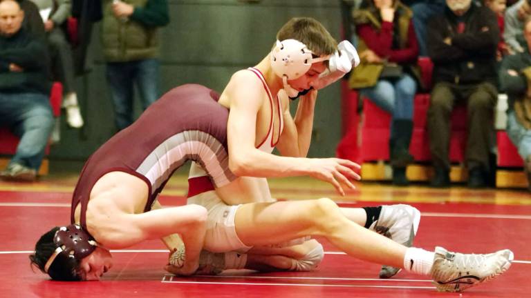 High Point wrestlers fall to Phillipsburg High Point wrestlers fall to Phillipsburg