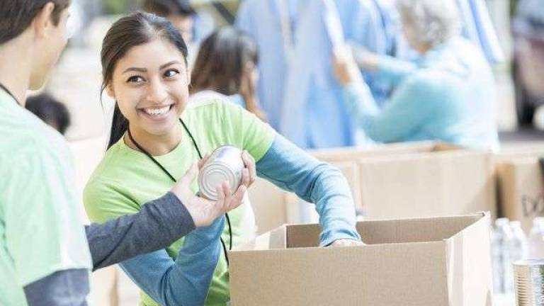 Teens who volunteer are healthier, aim higher in education, study finds Teens who volunteer are healthier, aim higher in education, study finds