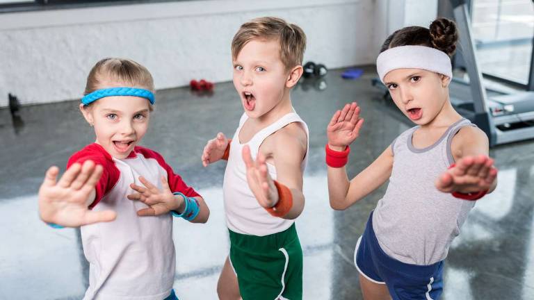 Gym teacher uses CrossFit to help with life lessons Gym teacher uses CrossFit to help with life lessons