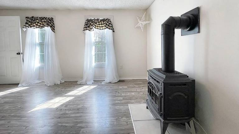 Newly renovated modern colonial with much to offer Newly renovated modern colonial with much to offer