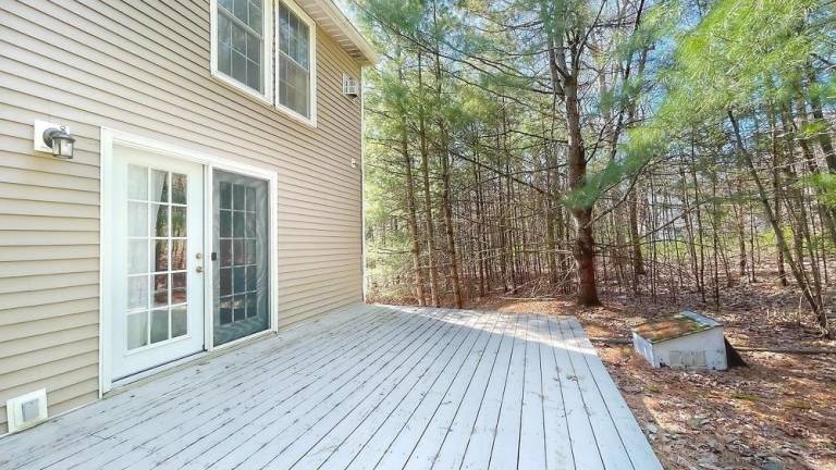Newly renovated modern colonial with much to offer Newly renovated modern colonial with much to offer