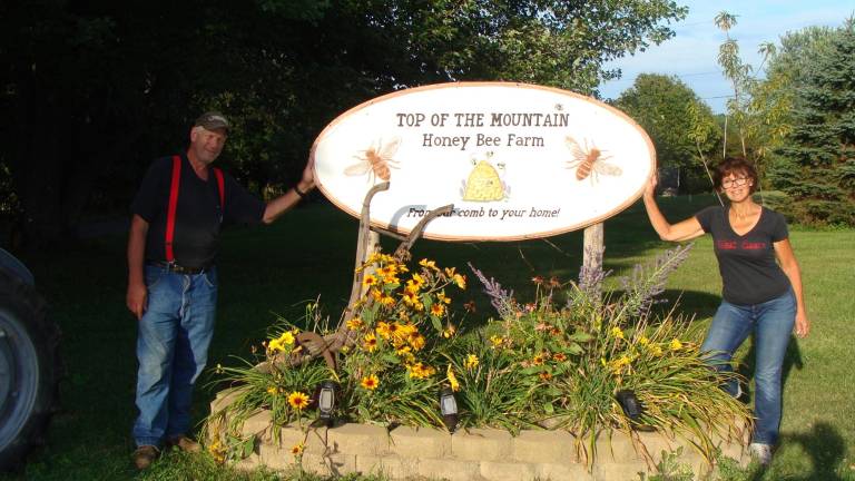 City folks turned beekeepers are as busy as bees City folks turned beekeepers are as busy as bees
