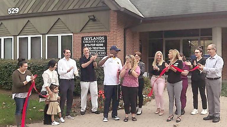 Vernon celebrates opening of Skylands Urgent Care Vernon celebrates opening of Skylands Urgent Care