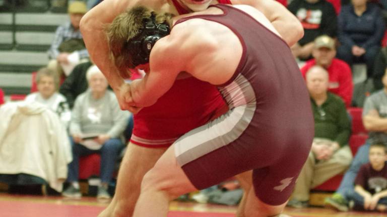 High Point wrestlers fall to Phillipsburg High Point wrestlers fall to Phillipsburg
