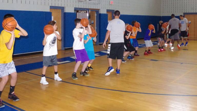 Crossroads basketball camp comes to area Crossroads basketball camp comes to area