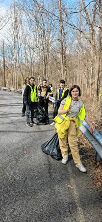 Hardyston. Community cleanup