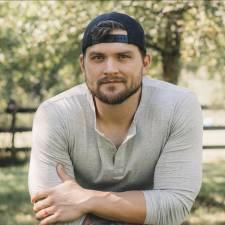 <b>Brandon Davis </b>