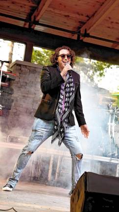 <b>‘FJ - A Tribute to Foreigner &amp; Journey’ features Constantine Maroulis on Saturday night at the Newton Theatre. (Photo by Kelsey Ann Photography)</b>