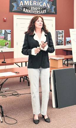 Donna Evers gives a speech.