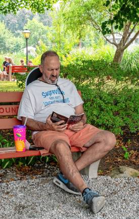 <b>Mike Zazzaeino takes a break in the shade Tuesday, Aug. 5. (Photo by Nancy Madacsi)</b>