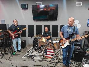 <b>Mile 39 plays Saturday night at Skylands Craft Beer &amp; Wine Garden in Wantage. (Photo courtesy of Mile 39)</b>
